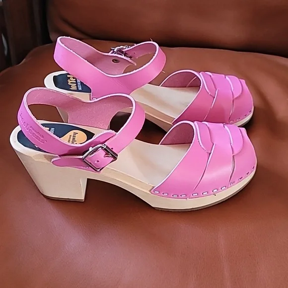 Swedish Hasbeens Cute Pink Clog Sandals - Picture 2 of 5